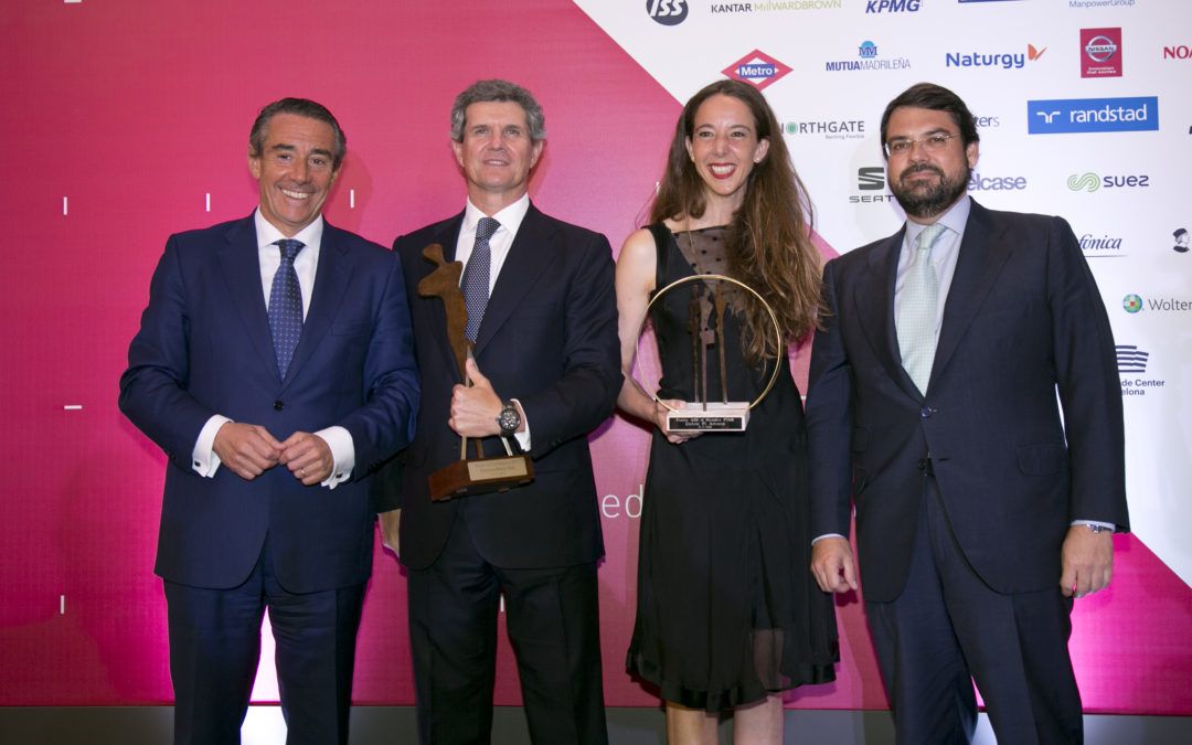 Francisco Riberas (Gestamp) y Carlota Pi (Holaluz) reciben los Premios AED como mejores directivos del año