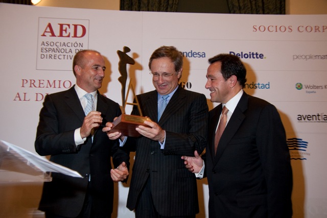 RAFAEL VILLASECA RECIBE EL PREMIO AED AL DIRECTIVO DEL AÑO 2009